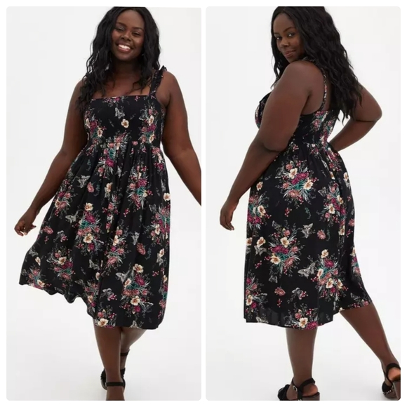 torrid Dresses & Skirts - Torrid Women's Black Floral Midi Challis Floral Smocked Tiered Dress Size 4X.